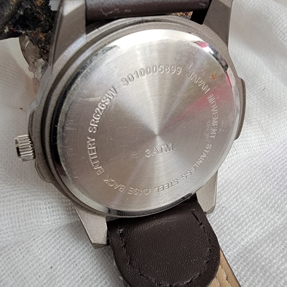 Mens Watch - Picture 2 of 3